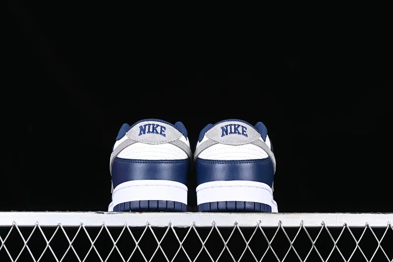 All categories Nk SB Dunk series Nk SB Dunk Low low-top sneakers Nk Dunk Low "Midnight Navy" blue and white SB low-top sports and leisure sneakers FD9749-400